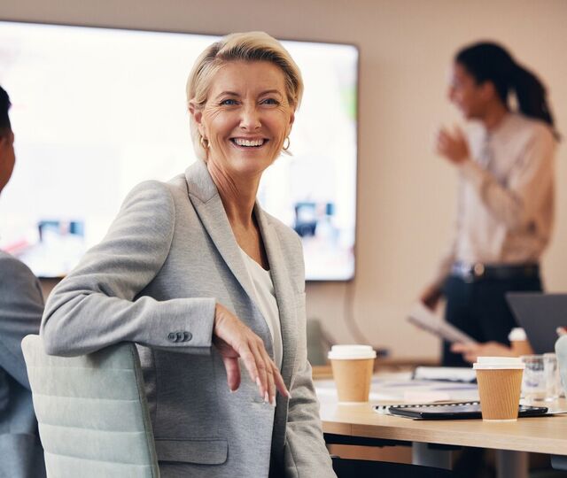 Nei, det er ikke bedriftene eller regjeringens ansvar å sørge for at styremøter også er tilpasset småbarnsforeldre og ammende mødres behov