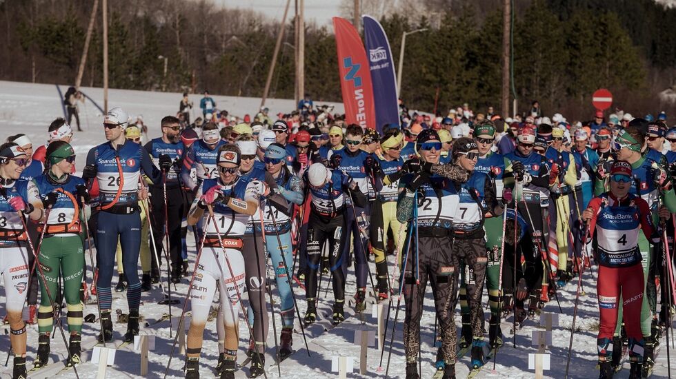 Vel 250 løpere stilte til start i Ski Classics Challengers-rennet over 46 km fra by til fjell i Bodø. (Foto: Preben Hunstad/Ski Classics)