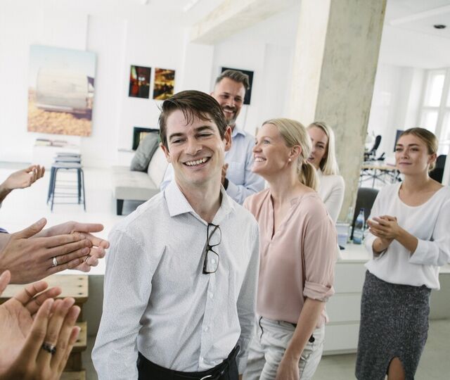 Vis at du verdsetter andre på arbeidsplassen – med de 5 kjærlighetsspråkene