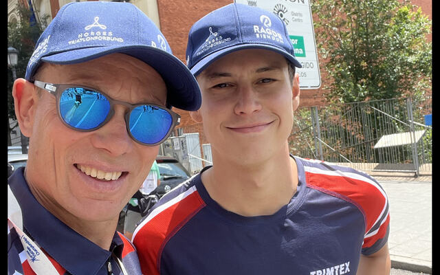 Fra 1. mai i fjor startet Frode Viberg Jermstad (til venstre) som assisterende sportssjef i Norges Triatlonforbund. Her sammen med landslagsutøver Sebastian Wernersen. (Foto: Privat)