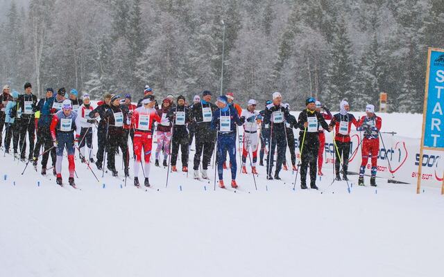 Klart til start for klasse mix og kvinner. (Foto: Rolf Bakken)