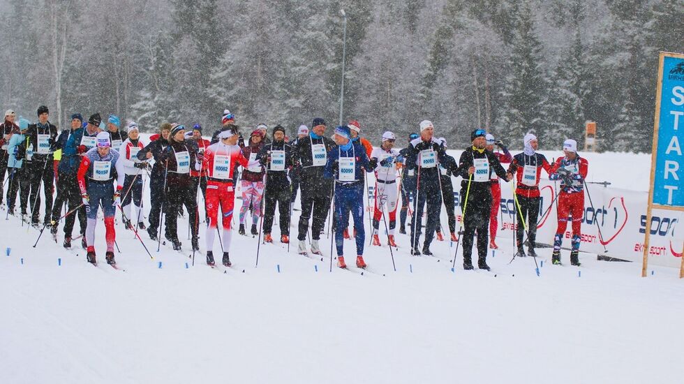 Klart til start for klasse mix og kvinner. (Foto: Rolf Bakken)