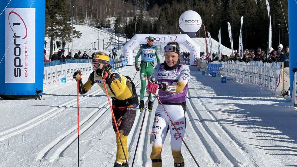 Emilie Fleten og Magni Smedås i mål med drøyt minutts mellomrom som de klart sterkeste for dagen. (Foto: Finn Olsen)