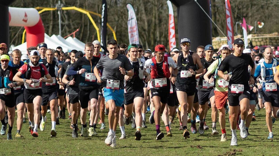 Starten går for EcoTrail Paris 2024. (Foto: Arrangøren)
