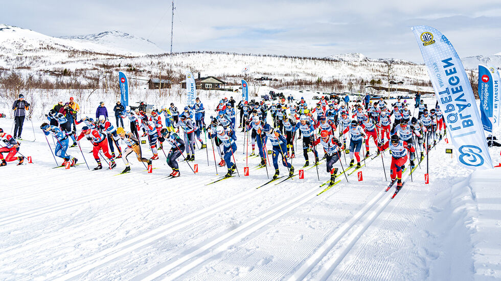 Starten går for Blåvegenløpet. (Foto: HEV / skiclassics.com)