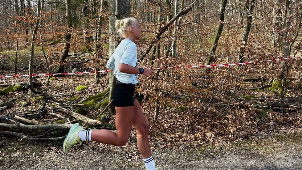 Julie Larsen fikk seg ei god treningsøkt i fine omgivelser da hun var raskest av alle i Ryssbergsloppet. (Foto: Inger-Lill Larsen) 