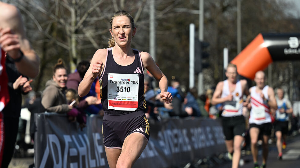 Karoline Bjerkeli Grøvdal klarte ikke OL-kravet, men med 31.01 leverte hun nok en sterk 10 km. (Foto: Samuel Hafshal)