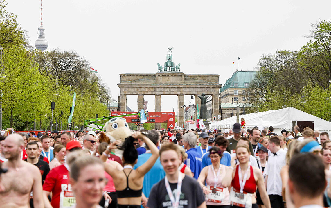 30853 løpere fullførte årets Berlin Halvmaraton, og 598 av dem kom fra Norge. (Foto: arrangøren)