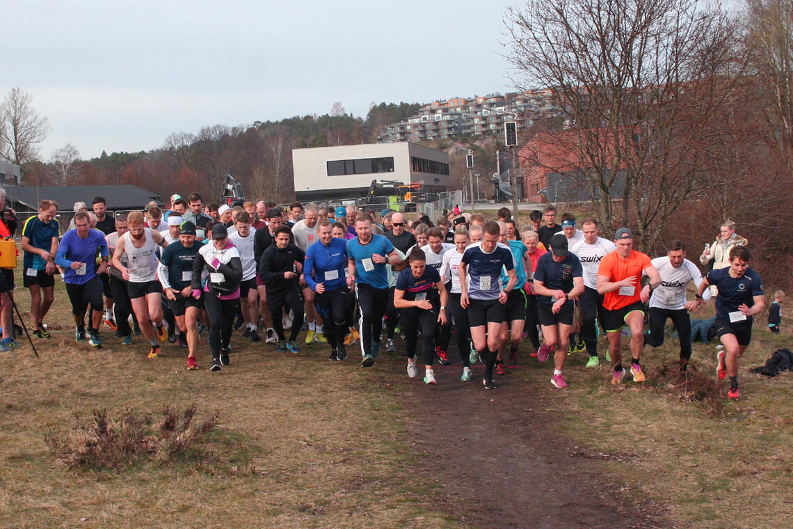 Over 750 støttet kreftsaken da terrengkarusellen i Kristiansand startet sesongen med Løp eller gå for livet. (Foto: Sverre Larsen)