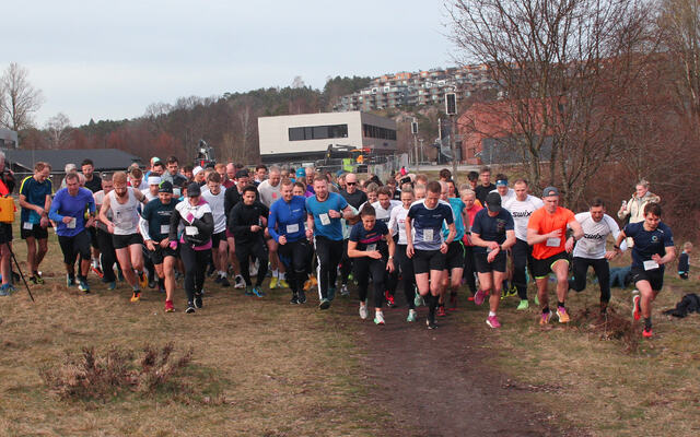 Over 750 støttet kreftsaken da terrengkarusellen i Kristiansand startet sesongen med Løp eller gå for livet. (Foto: Sverre Larsen)