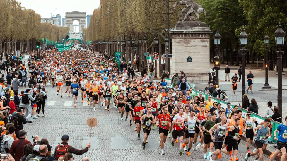 Det ble etiopisk dobbeltseier under Paris Maraton i helgen. (Foto: Schenider Electric Paris Marathon)