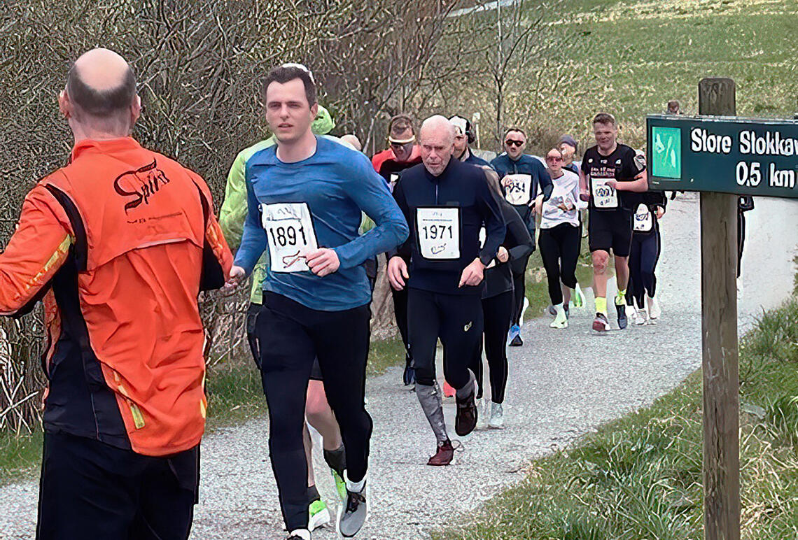 Det var en fin dag for løping da Hålandsvatnet rundt ble arrangert lørdag. (Foto: Ingolf Dale)