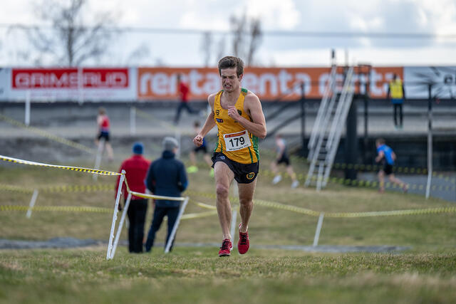 Kristian Bråthen Børve lå alene i tet store deler av løpet. (Foto: Samuel Hafsahl)
