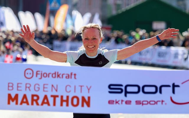 Renate Galleberg vinner for første gang Bergen City Marathon. (Alle foto: Arne Dag Myking)