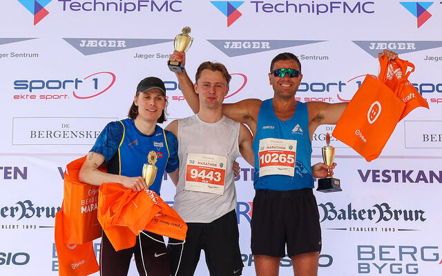 Premiepallen menn 5 km: Tomas Skjæråsen, Ole Skjelten Daasvatn, Robert Hisdal. (Foto: Arne Dag Myking)