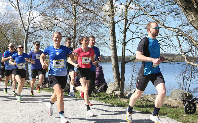 Solskinn, smil og svette ble stikkord for jubileumsutgaven av Siddisløpet. (Foto: Runar Gilberg)