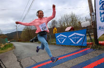 Hermine Mellin-Olsen går i mål med futt og stil. (Alle foto: Arne Dag Myking)
