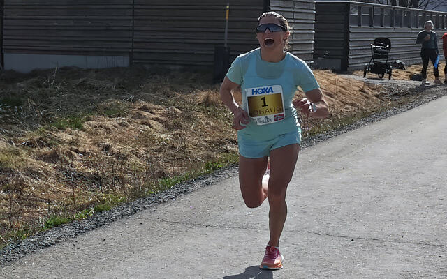 Therese Johaug løp sitt første halvmaratonløp i Grue Halvmaraton 1. mai.(Foto: Rolf Bakken)