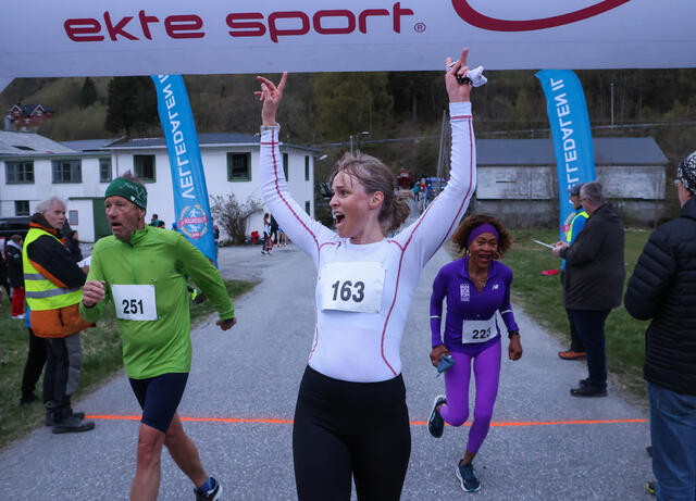 Yes! Helse i kvar meter!  Konradløpet 2024. Foto: Martin Hauge-Nilsen