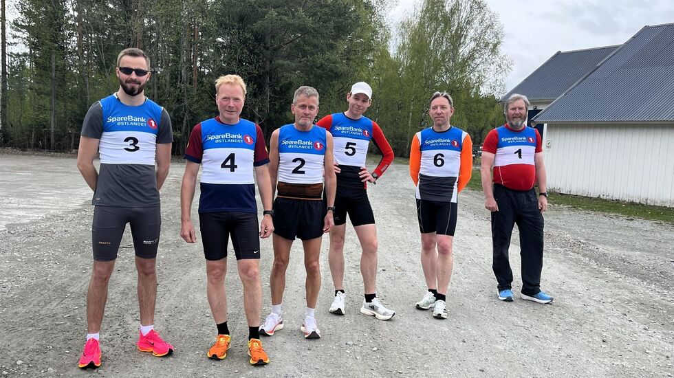 De seks aktive klare for en rask Knartamarsj. (Foto: Heidi Arstad)