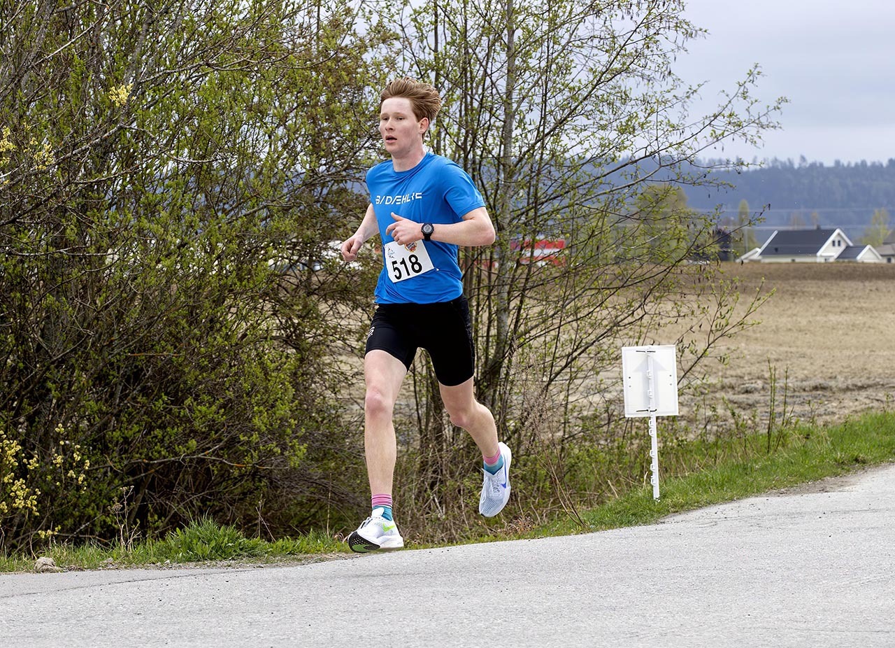 Eskil Skarstein Rød fra Oppegård IL vant 5 km på 15.50.jpg