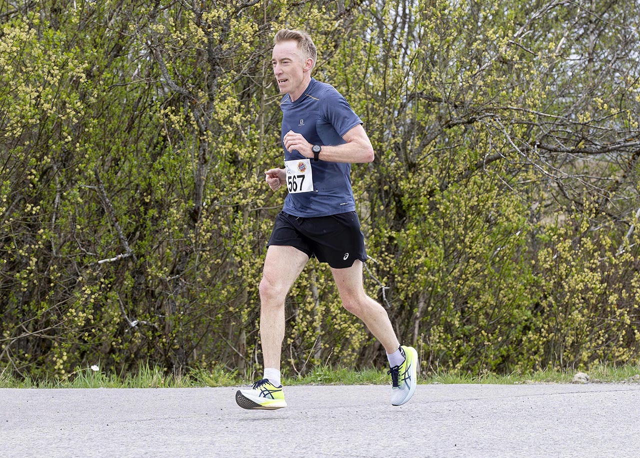 Espen Øversveen fra Eidsvoll videregående skole løp 10 km på 46.56.jpg