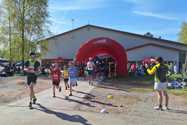 Glenn Hjortefot Jørgensen legger avgårde. Han endte opp som totalvinner i Hagemanns Backyard 2024. (Foto: Arrangøren)