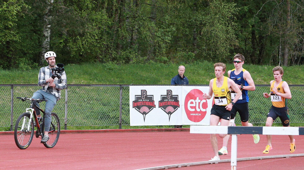 Direktesport følger tett alle løpene i Per Halle Invitational fra kl. 17.55 i dag.
