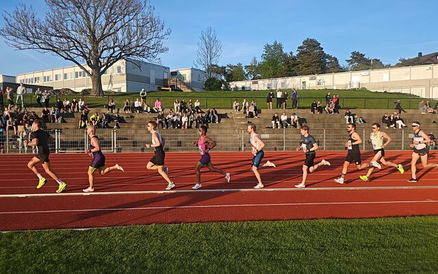 Mange testet formen på Kristiansand stadion under Stadionmila. (Foto: Tommy Rasmussen )