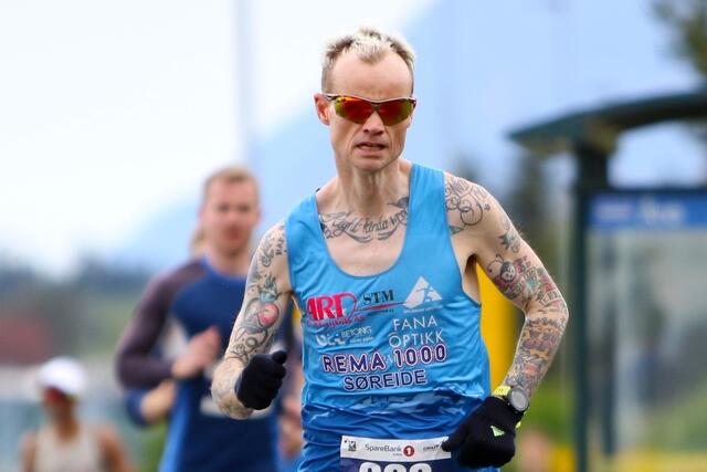 Bjørn Tore Kronen Taranger var full av rosende ord om "Rosens by" etter seieren og løyperekorden lørdag. (Foto: Stig Hole)