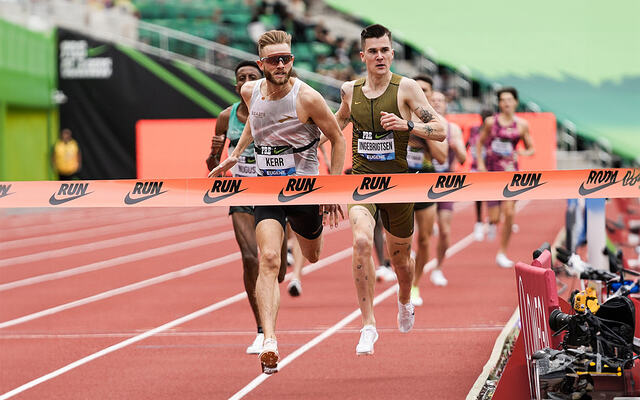 Som en reprise av VM-finalen på 1500 meter i fjor: Josh Kerr vinner foran Jakob Ingebrigtsen. (Foto: Wanda Diamond League/Matthew Quine)