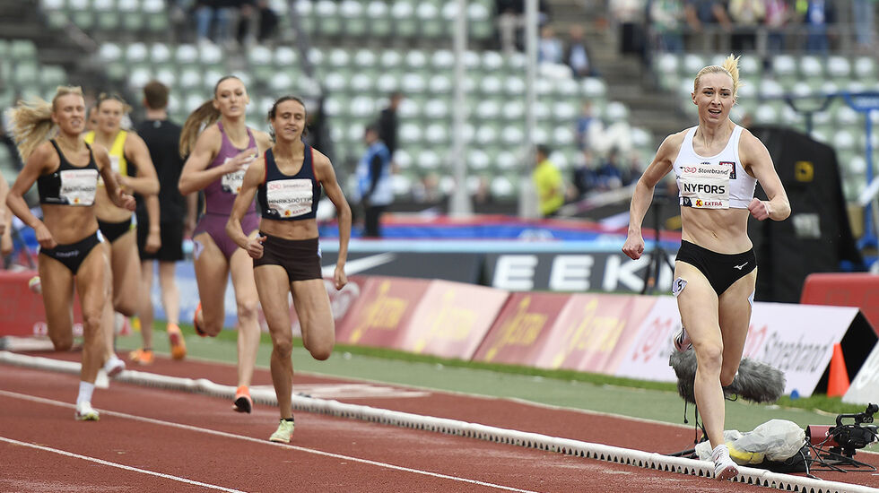Vant og satte pers: Malin Nyfors vant 800-meteren. (Foto: Bjørn Johannessen)