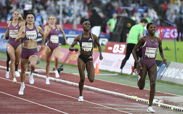 Sørafrikanske Prudence Sekgodiso vinner foran Natoya Goule-Toppin fra Jamaica og Catriona Bisset fra Australia. (Foto: Bjørn Johannessen)