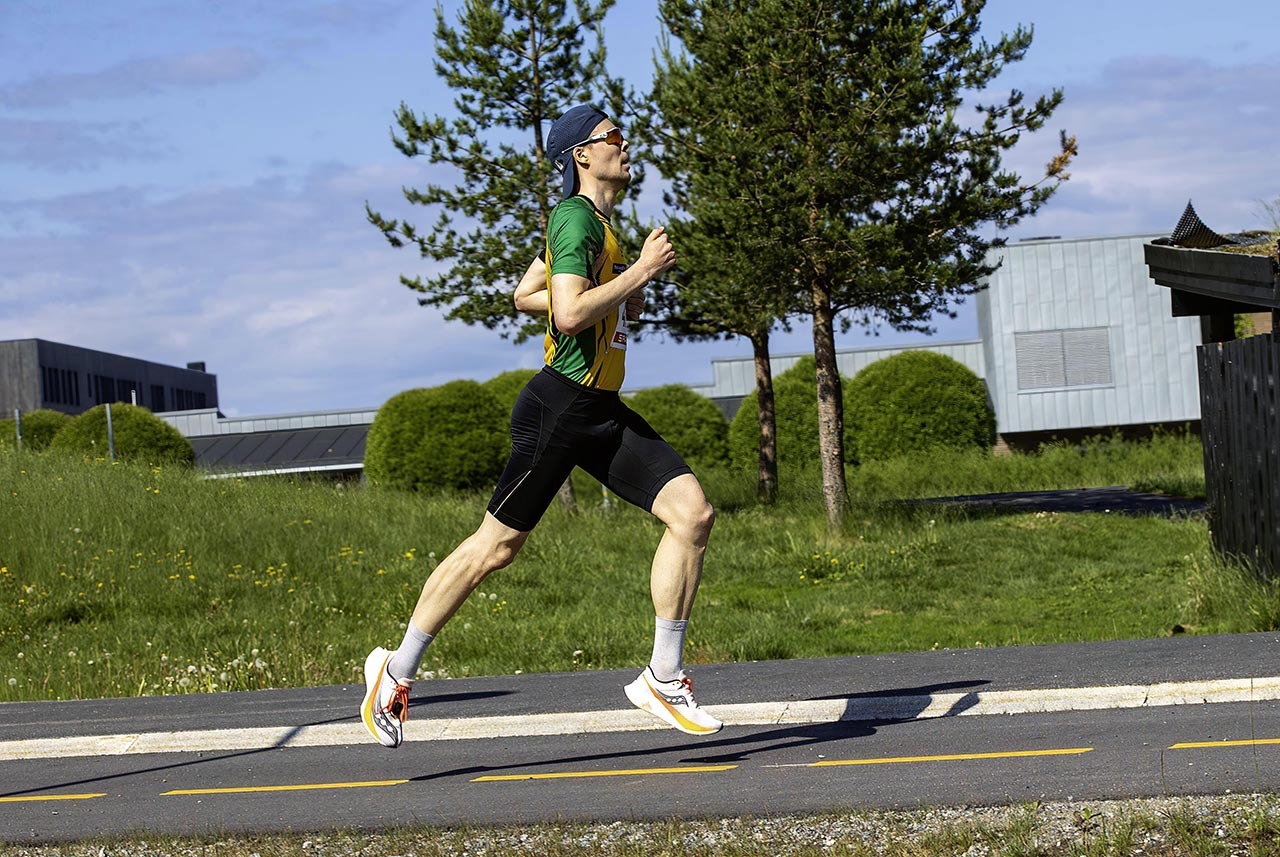 Thomas Roth, med en 800m-pers paa 1.45.75, har 800 meter igjen.jpg