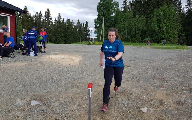 Nina Smestad mot mål etter 5,5 km. (Foto: Stein Arne Negård)