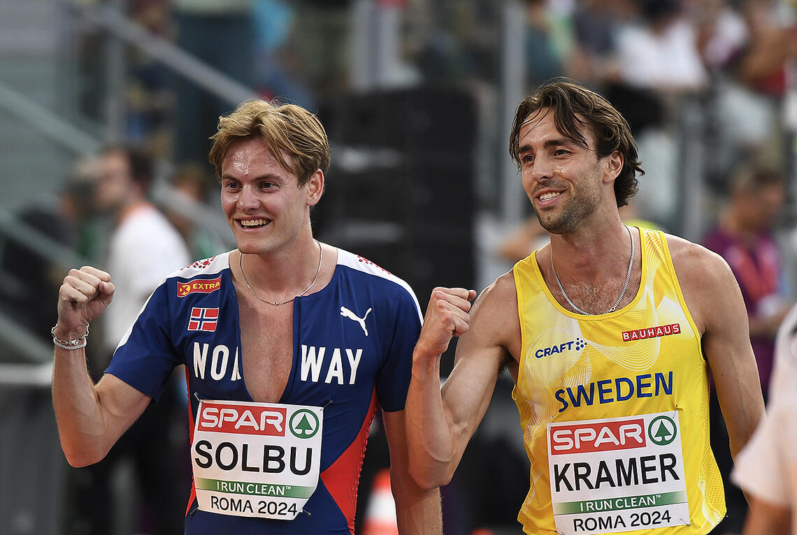 Ole Jakob Solbu og Andreas Kramer fra Sverige var to av dem som skaffet seg finaleplass på 800 meter. (Alle foto: Bjørn Johannessen)