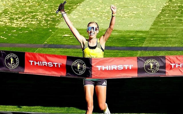 Gerda Steyn kunne juble for løyperekord og sin tredje seier i Comrades Marathon. (Foto: arrangøren)