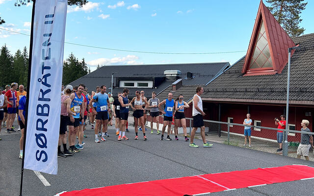 Starten for St. Hansgaloppen går utenfor Maridalen Skole klokka ni om kvelden. (Foto: arrangøren)