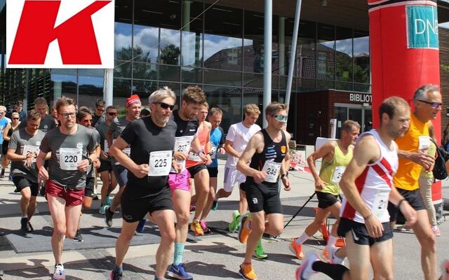 Fra 10 km-starten på Rådhusplassen i Kongsvinger i 2022. (Foto: Heidi Aarstad)