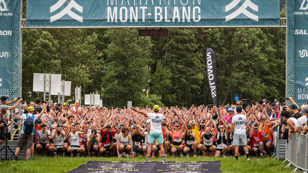 Start og mål for 10 kilometeren foregår på ei grasslette utenfor Chamonix. (Foto: ©Floé)