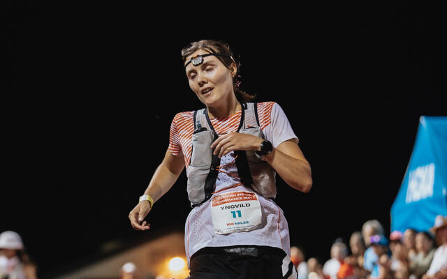Yngvild Kaspersen kunne krysse mållinja som kvinne nummer fem etter at 161 tøffe kilometer var unnagjort. (Foto: arrangøren)