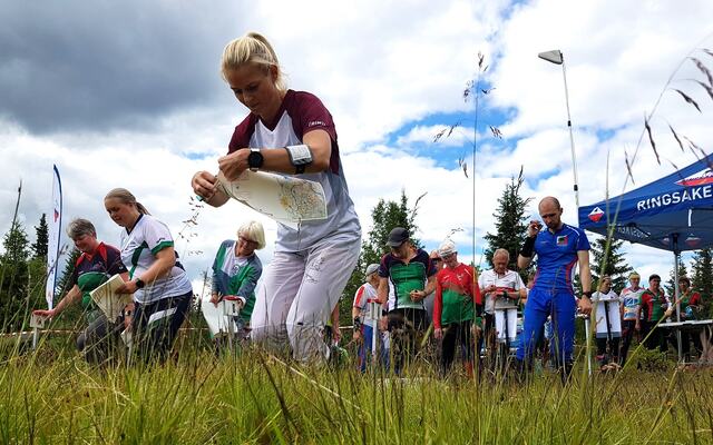 Marion Huber Kaas ut fra start i finværet i Åstadalen lørdag. (Foto: Stein Arne Negård)