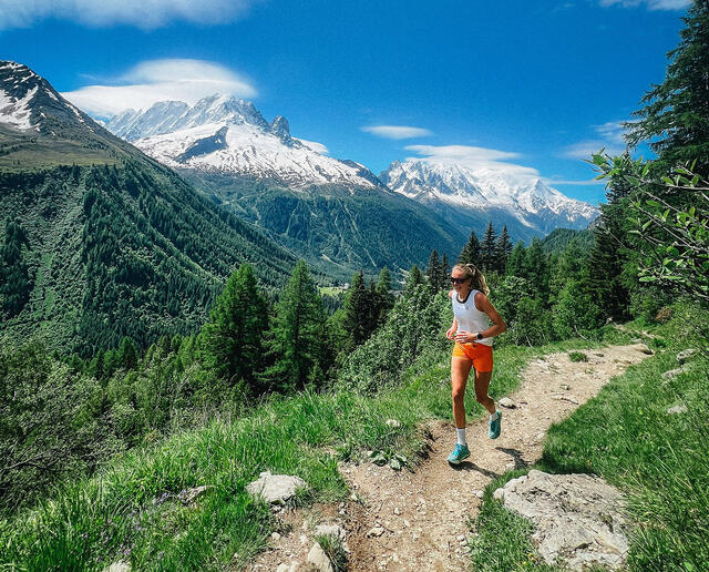 Sylvia Nordskar har et nesten uendelig nettverk av stier å utforske på sitt nye hjemsted i Chamonix. (Foto: privat)