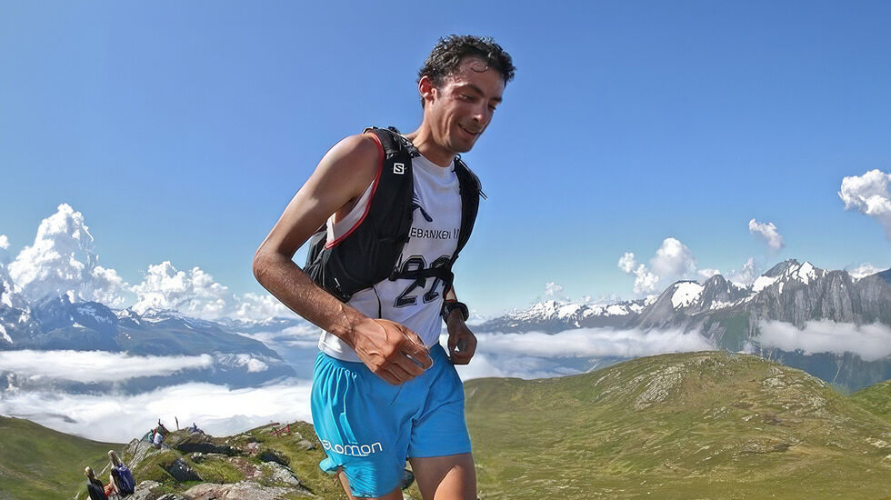 Kilian Jornet har vært blant verdens beste fjelløpere i mange år. Vi har samlet noen av hans tips til hvordan du kan få en bedre opplevelse med løping som dette. Her er Jornet fra Mefjellet opp i 2017. (Foto: Martin Hauge-Nilsen)