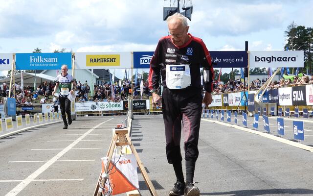 Peo Bengtsson (90) var med å starte O-Ringen i 1965 - og deltar fortsatt sammen med rundt ti andre i klasse H90. (Foto: Stein Arne Negård)
