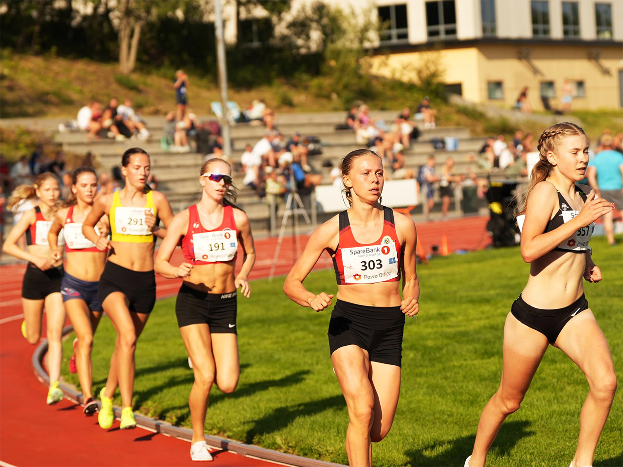 1500m-jenter-U20-Mathea-Laegran.jpg