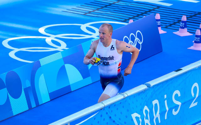 I årets OL havnet Kristian Blummenfelt på en 11. plass individuelt. Dette er han ikke fornøyd med, og ryktene går nå om han blir syklist. (Foto: Geir Owe Fredheim/Team Norway)