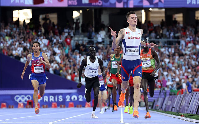 – Han reiser fra hele verden her Jakob Ingebrigtsen. Han er så suveren at det ikke er mulig. Han smadrer dem sønder og sammen og får sin revansje, utbrøt Jann Post på NRK da Jakob gikk i mål. (Foto: World Athletics)