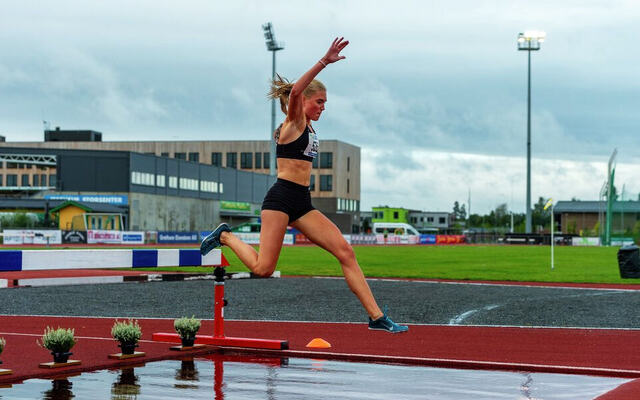 Andrea Modin Engesæth sneik seg under 10 minutter og var bare sekundet bak persen sin på 3000 m hinder. (Arkivfoto: Arne Dag Myking)