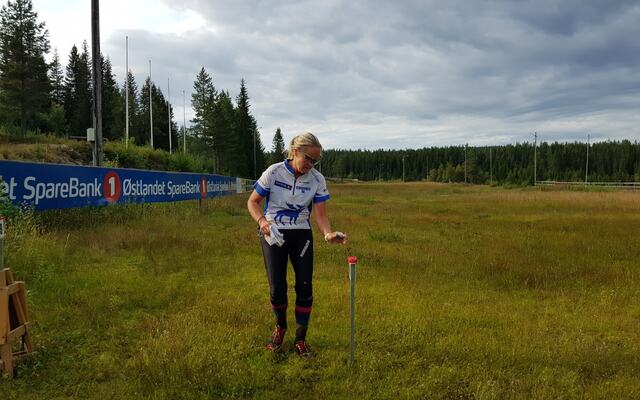 Anne Marit Bordal i mål på sin 4,5 km på Gåsbu. (Foto: Stein Arne Negård)